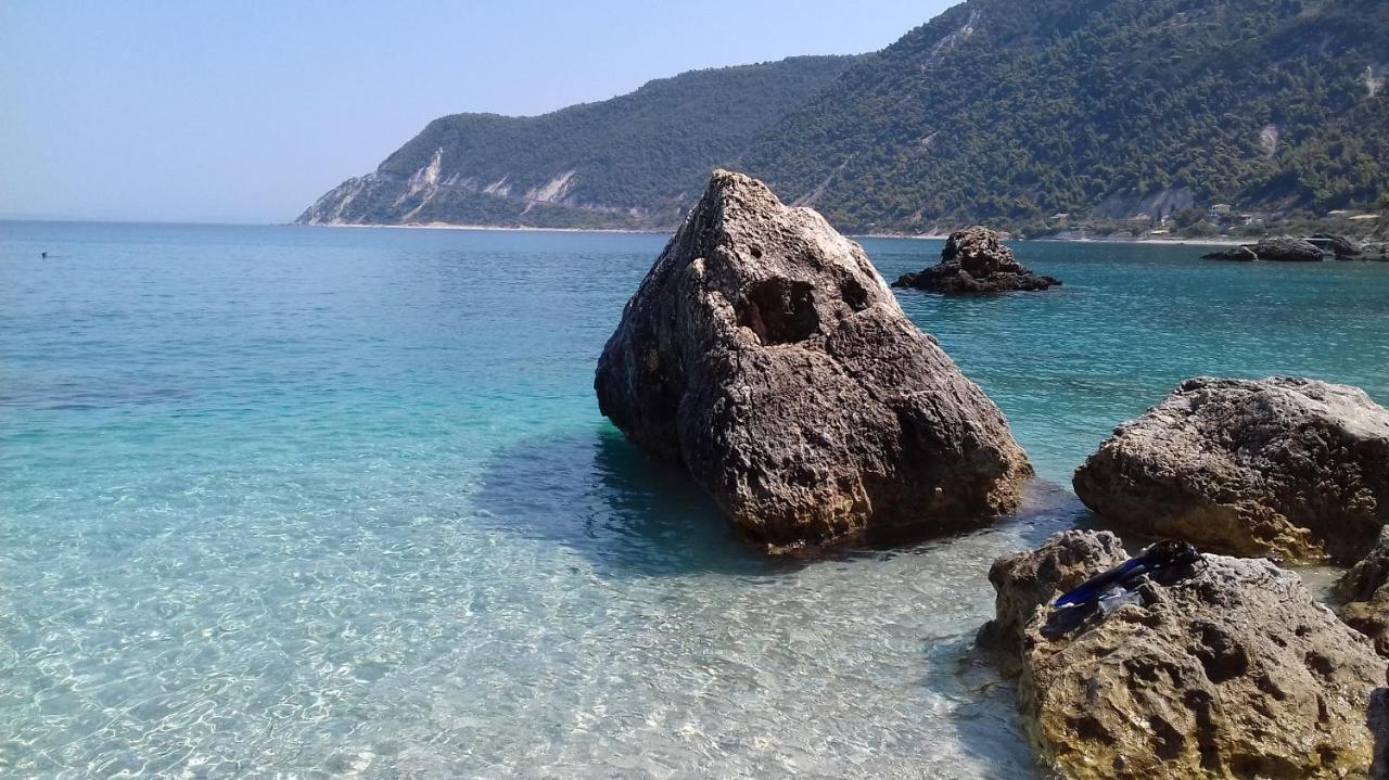 La Casa Rossa Villa Ayios Nikitas Luaran gambar