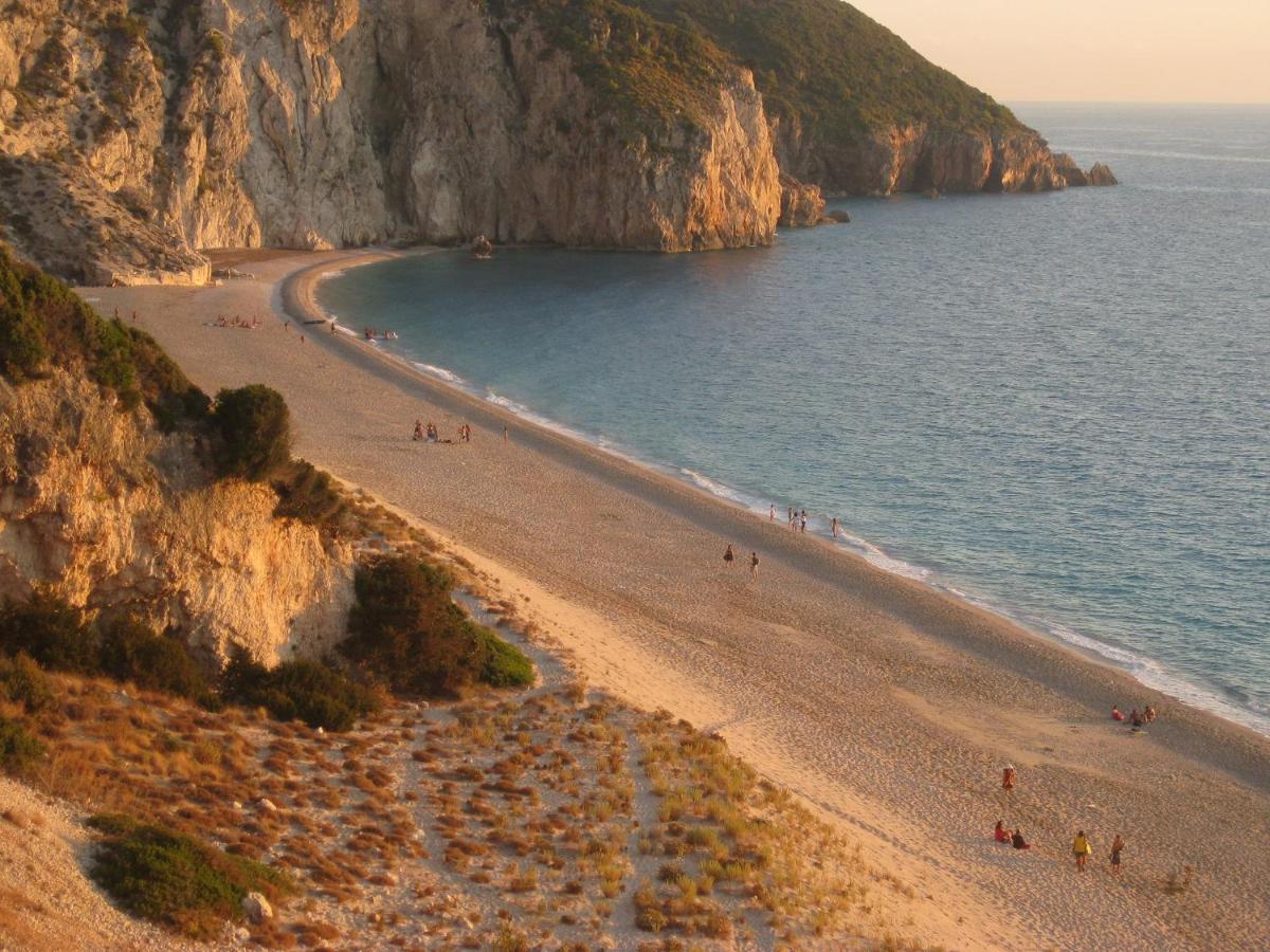 La Casa Rossa Villa Ayios Nikitas Luaran gambar
